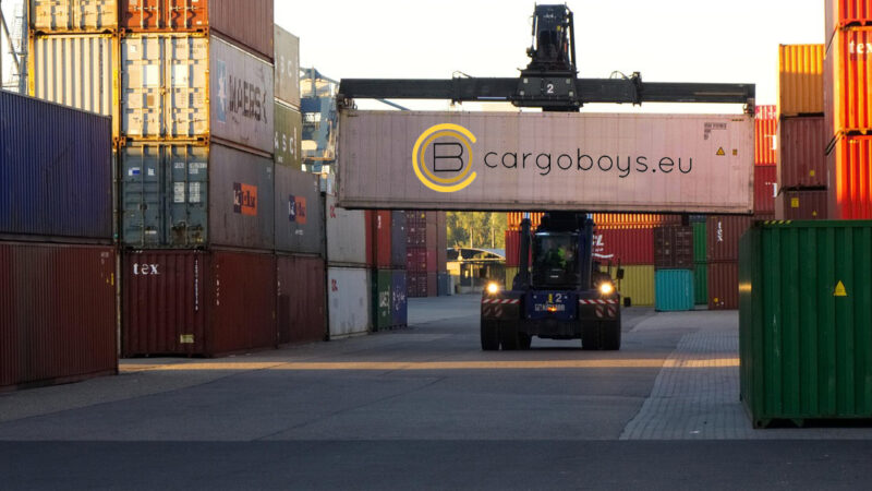 distelapparath-container-3783873_1920